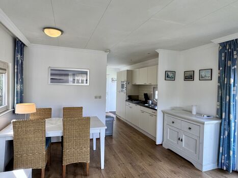 Die Küche und der Wohn-und Essbereich sind offen gestaltet