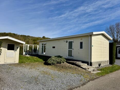 Das Chalet verfügt über einen Parkplatz