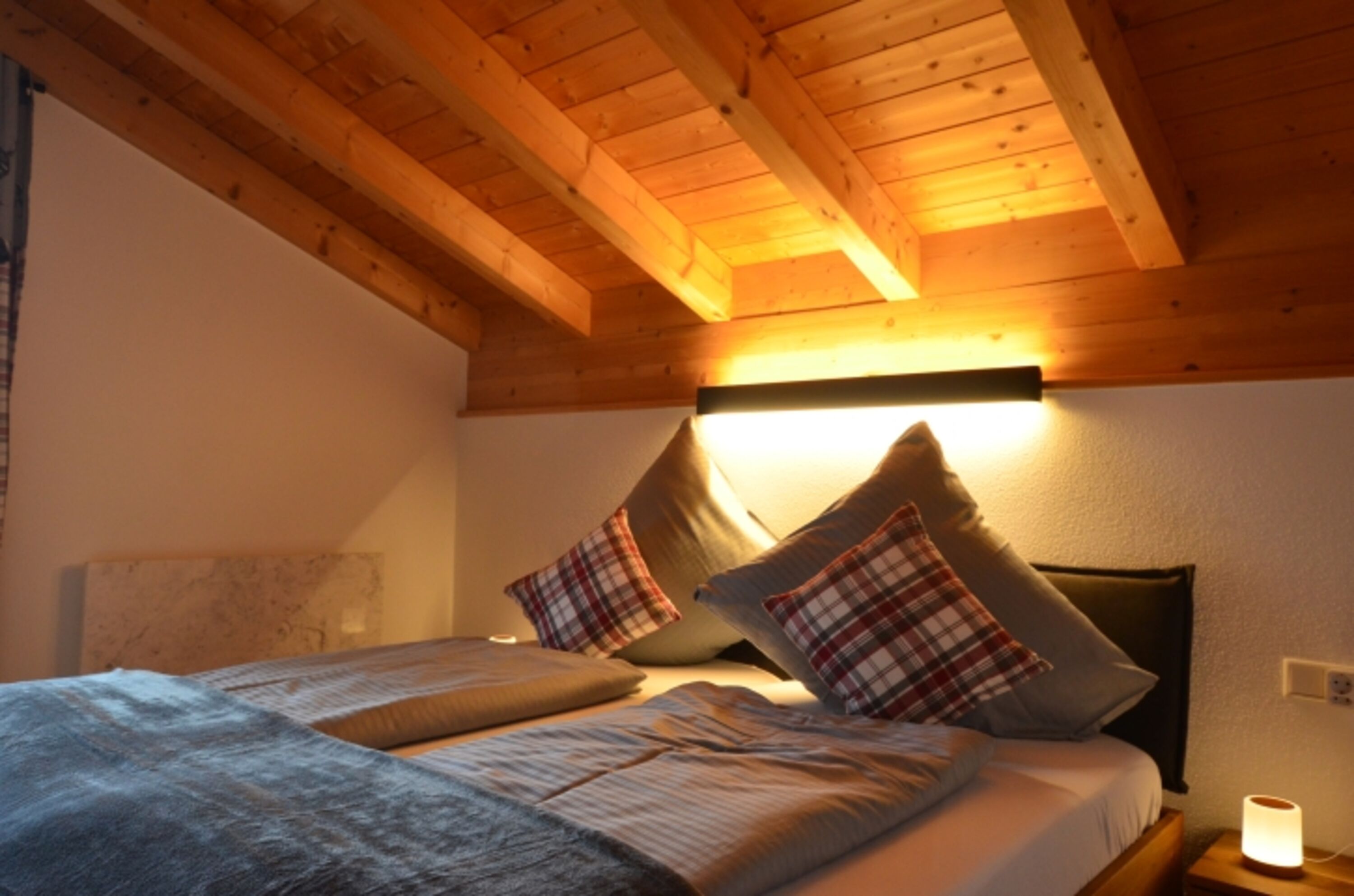 Schlafzimmer 1