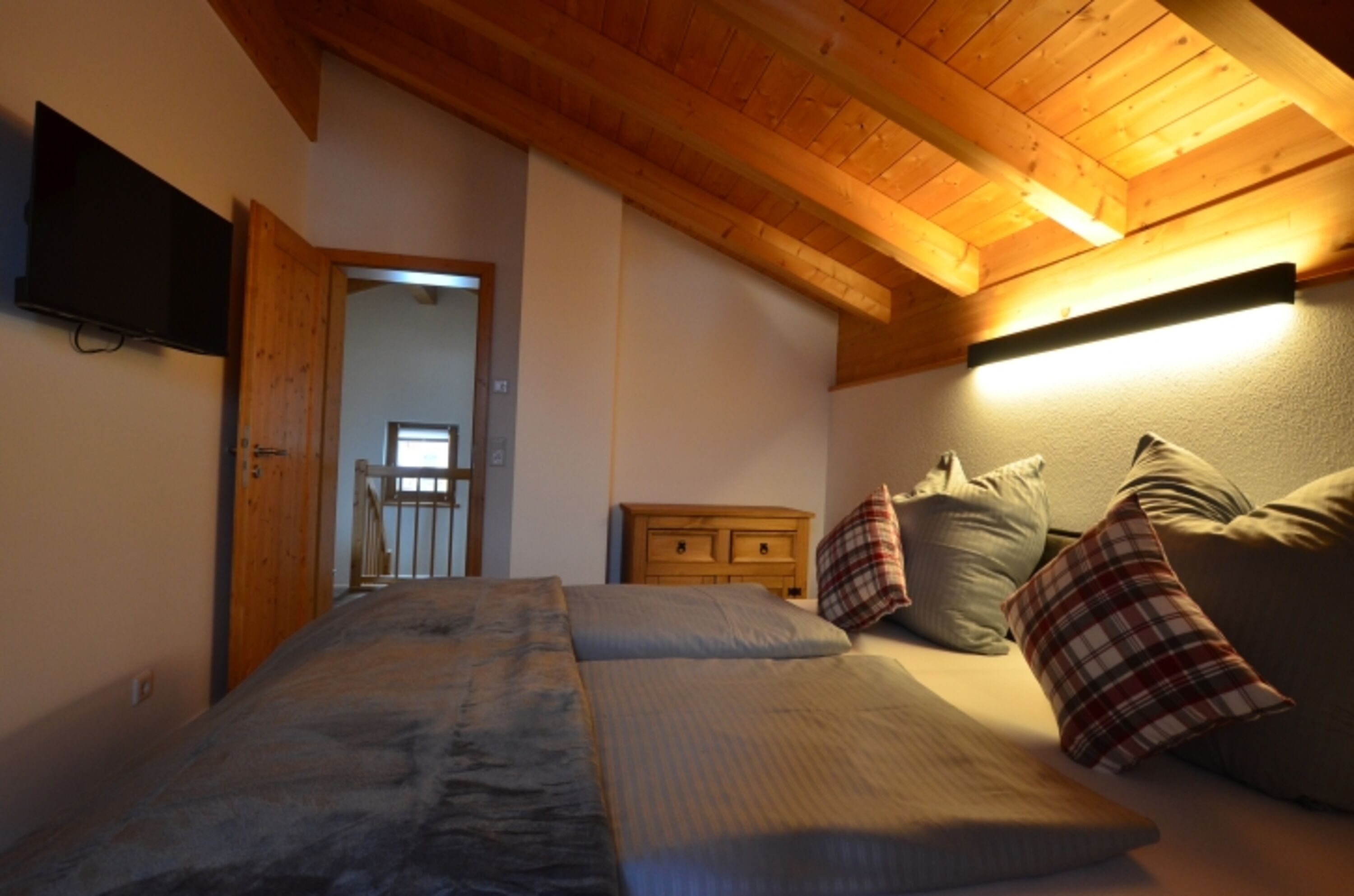 Schlafzimmer 2 mit TV