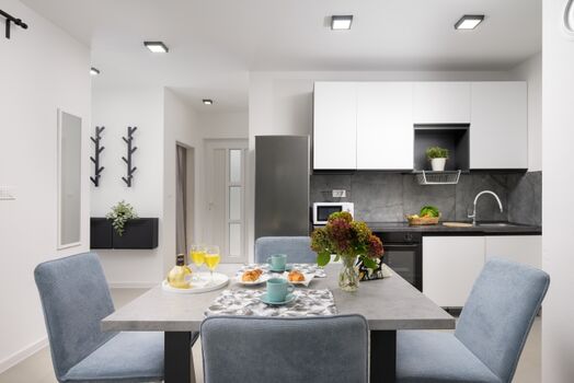 Küche mit Essbereich