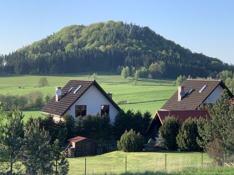 Landschaft und unsere beiden Ferienhäuser