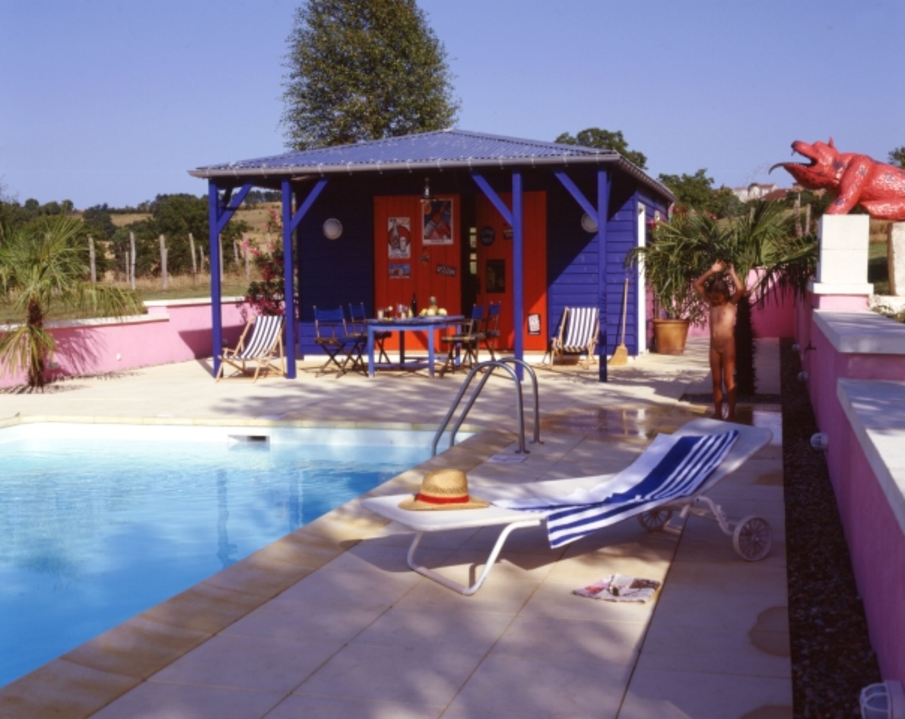 Pool mit Poolhaus