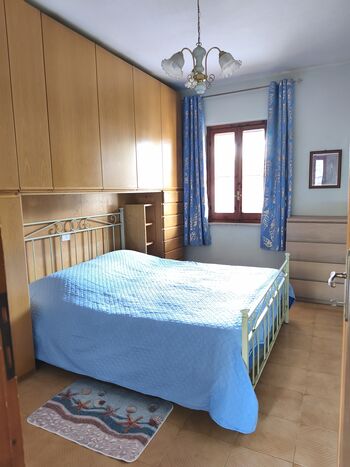 Ruhiges Schlafzimmer – auch an warmen Tagen angenehm kühl