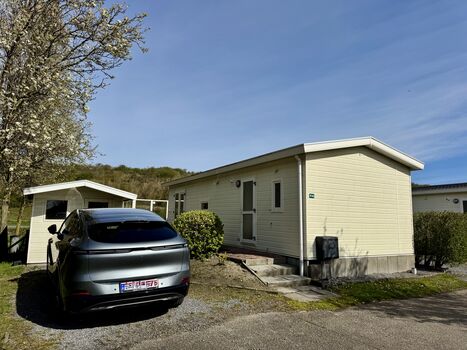 Ein privater Parkplatz ist direkt am Chalet vorhanden