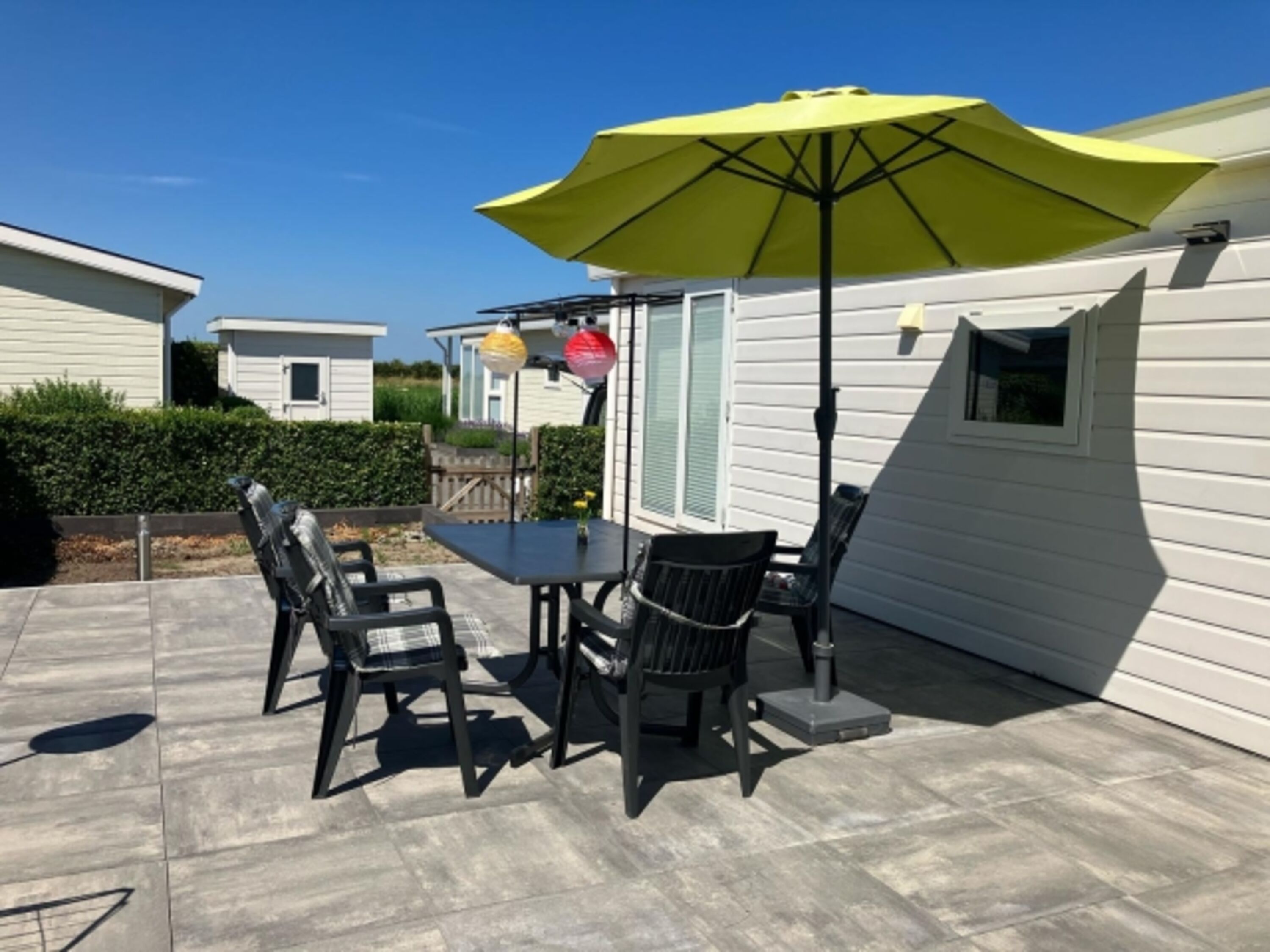 Viele Sonnenstunden können auf der Terrasse genossen werden.