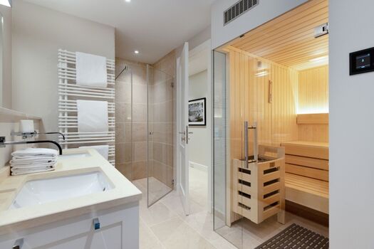 Badezimmer zwei im UG mit Sauna