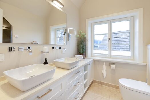 Badezimmer eins im OG