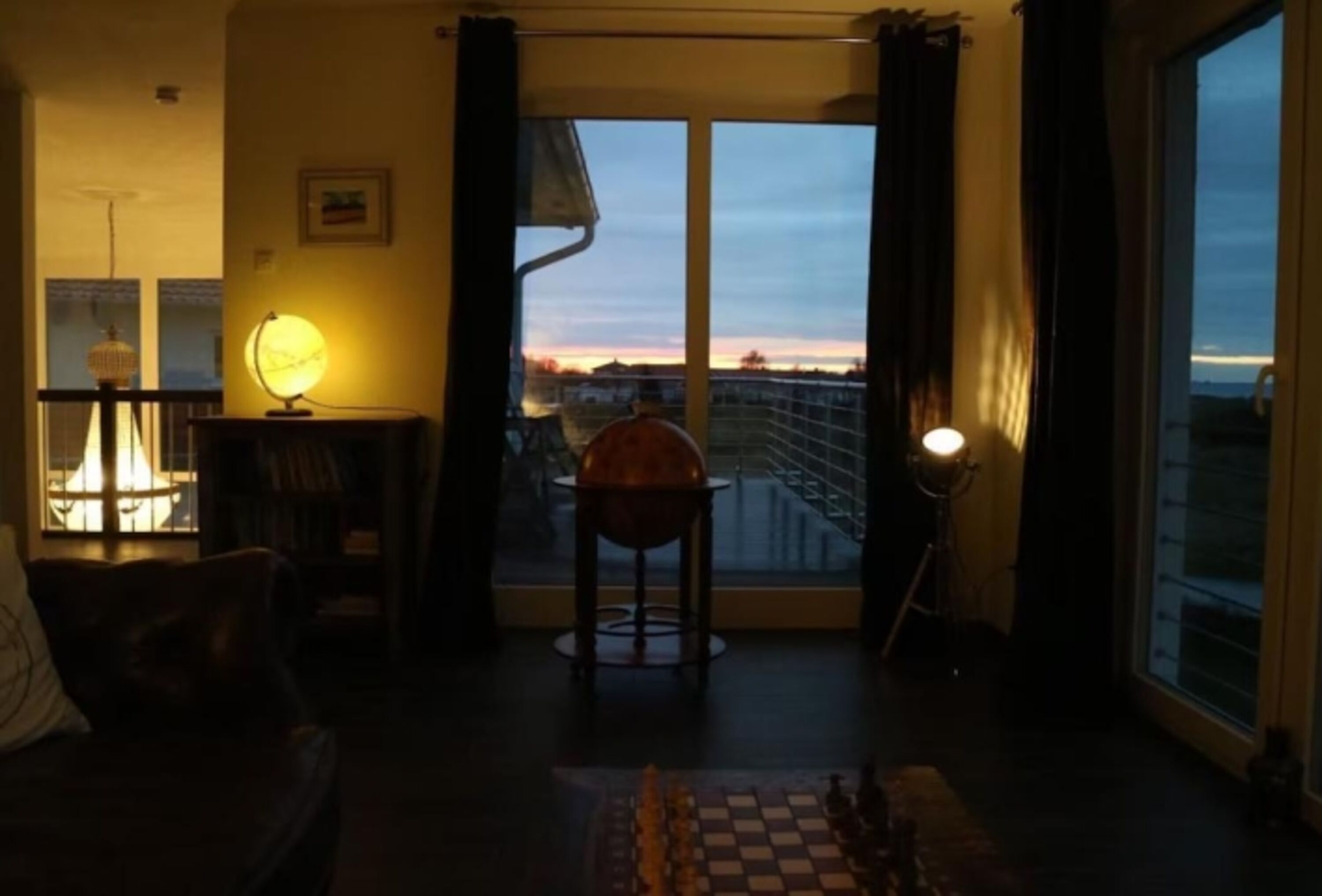 Lounge by night