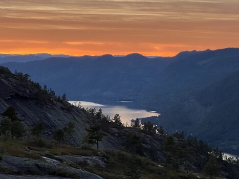 Sonnenuntergang über Vråvatn