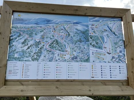 Viele Loipen für Abfahrt und Langlauf