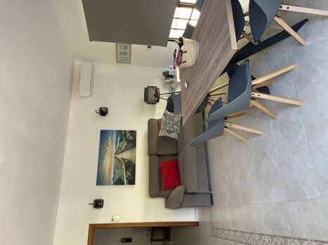 Esstisch, Stühle, Schlafcouch