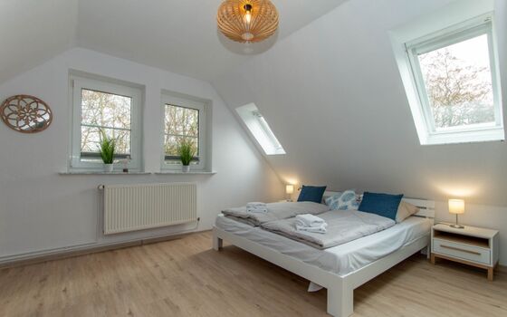 Schlafzimmer DG