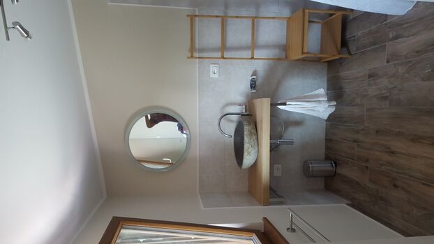 Badezimmer rotes Schlafzimmer