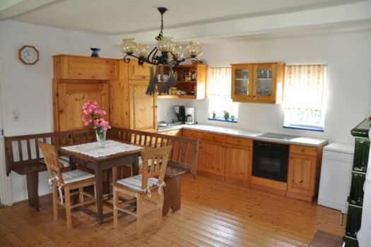 Küche mit Essbereich