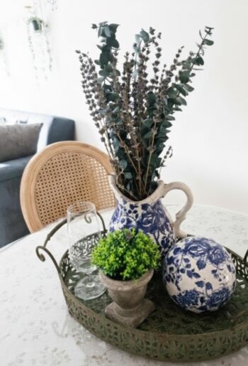 Gläser-Detail: „Unser Geschenk: Edle Schott-Zwiesel-Gläser und ein Willkommens-Sekt für Sie.“