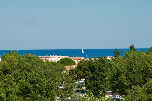 Blick vom Balkon: morgens beim Frühstück den Schiffen und den Goélands zusehen