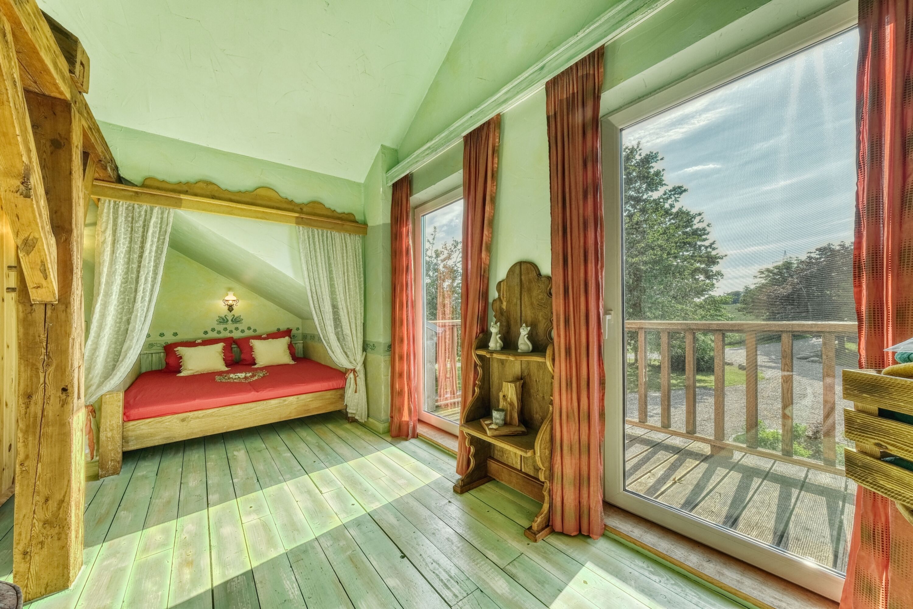 Honeymoonsuite mit Balkon und ensuite-Bad