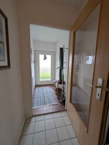 der Flur zum Badezimmer und Schlafzimmer