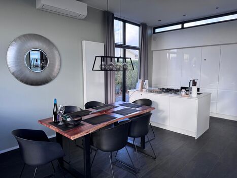 Küche und Essbereich