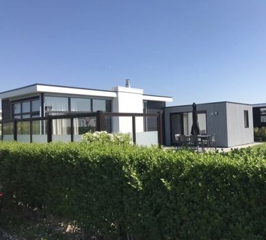 Ocean Lodge Ansicht von der Straße/ Parkplatz