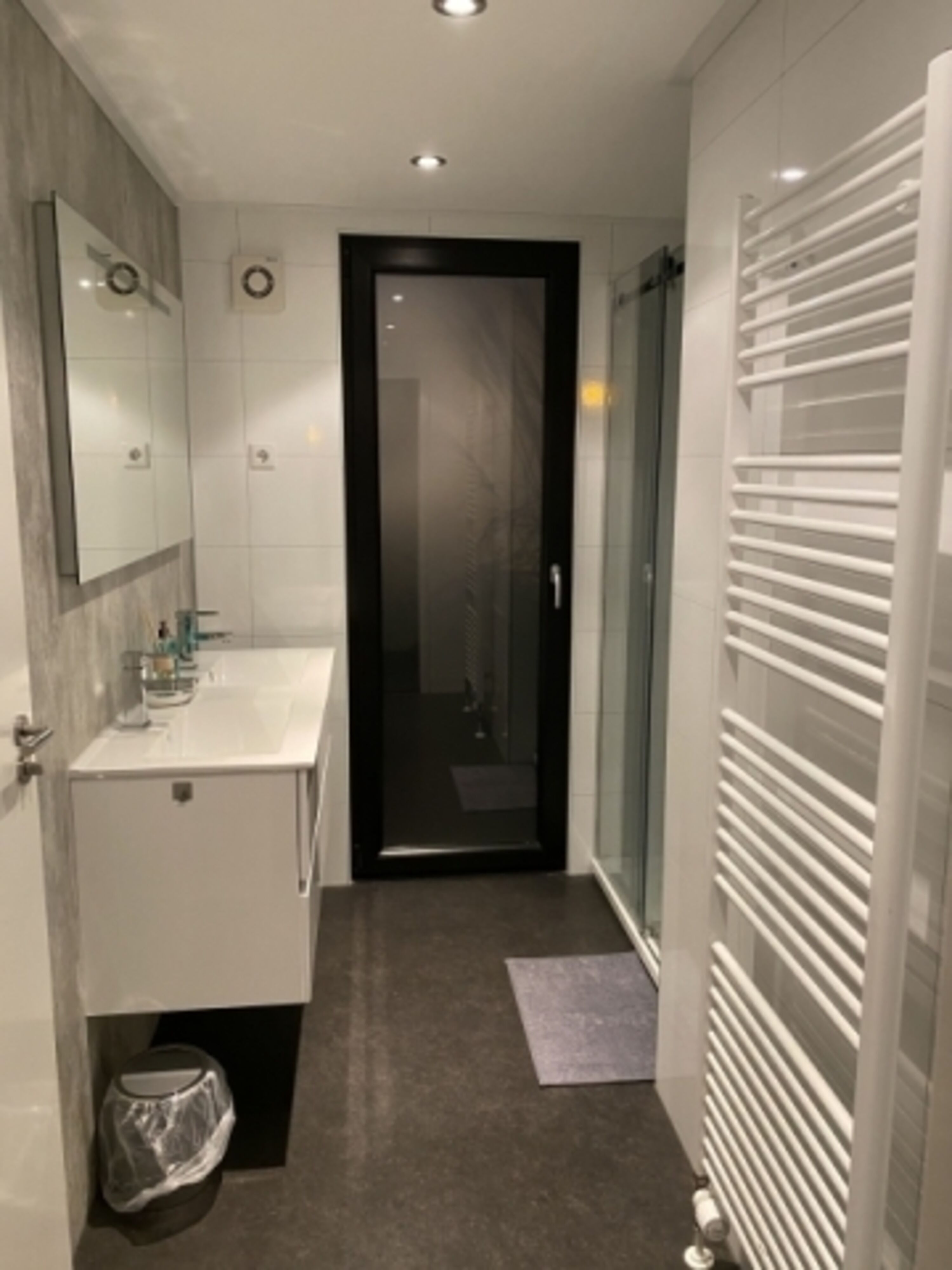 Ensuitebad am 1. Schlafzimmer