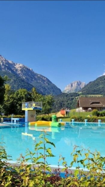 Freibad im Ort