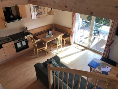 Blick von Treppe ins EG