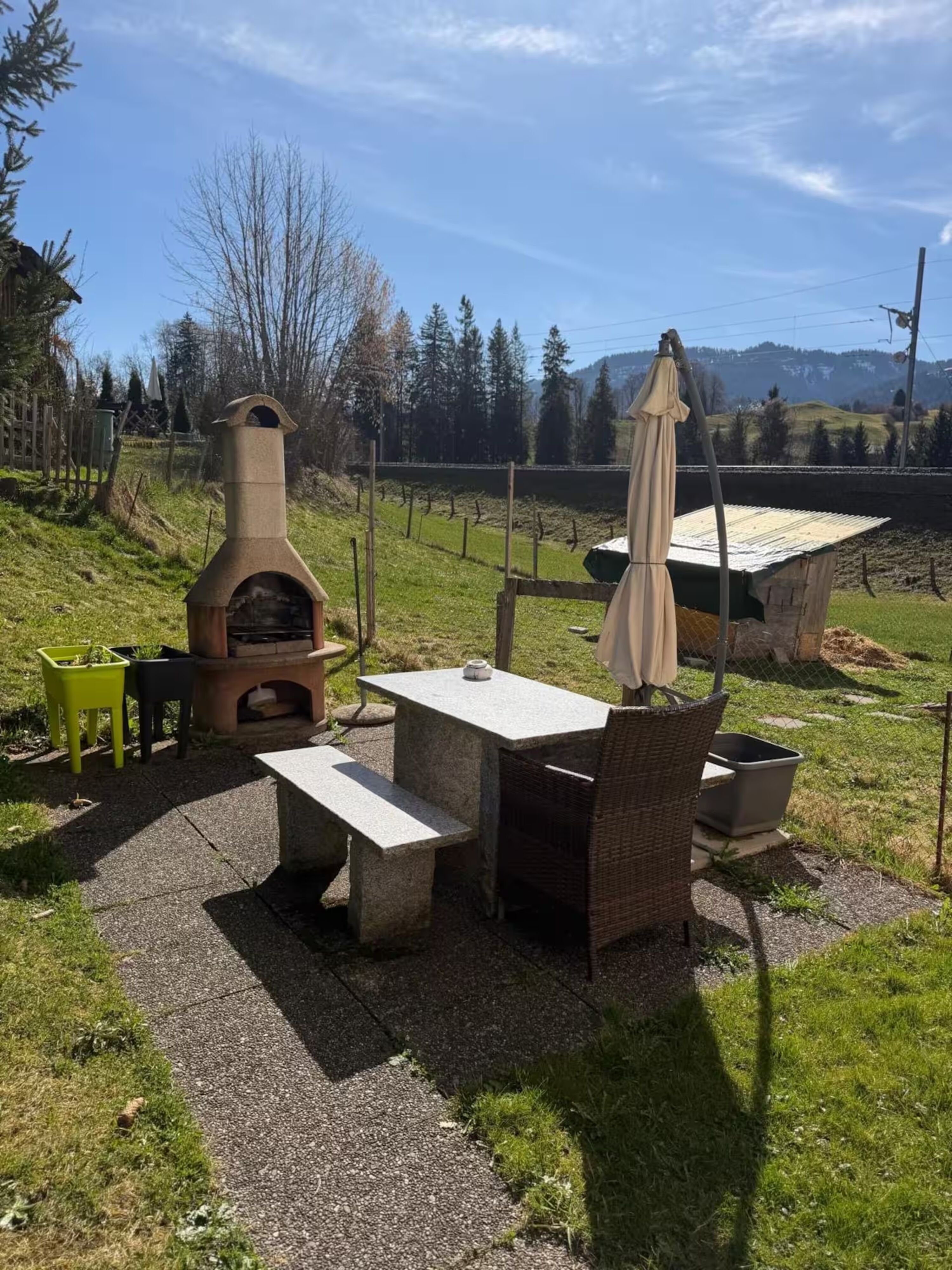Grillstelle vor dem Haus (gemeinsame Nützung)