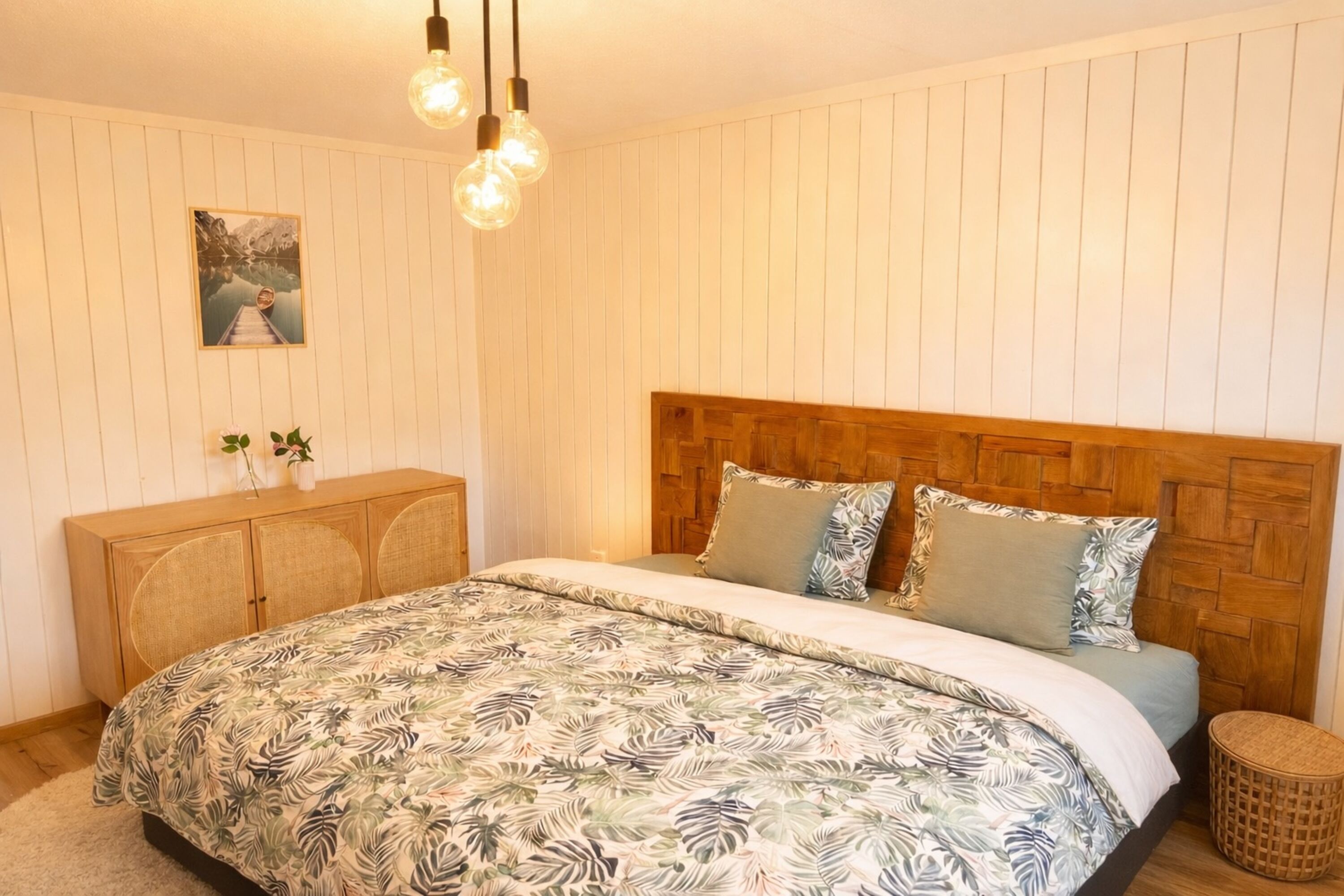 Schlafzimmer mit Boxspringbett