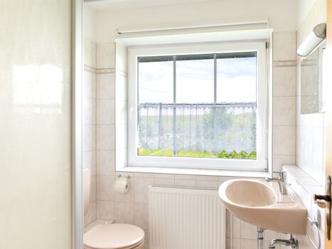 Duschbad mit WC im EG und OG