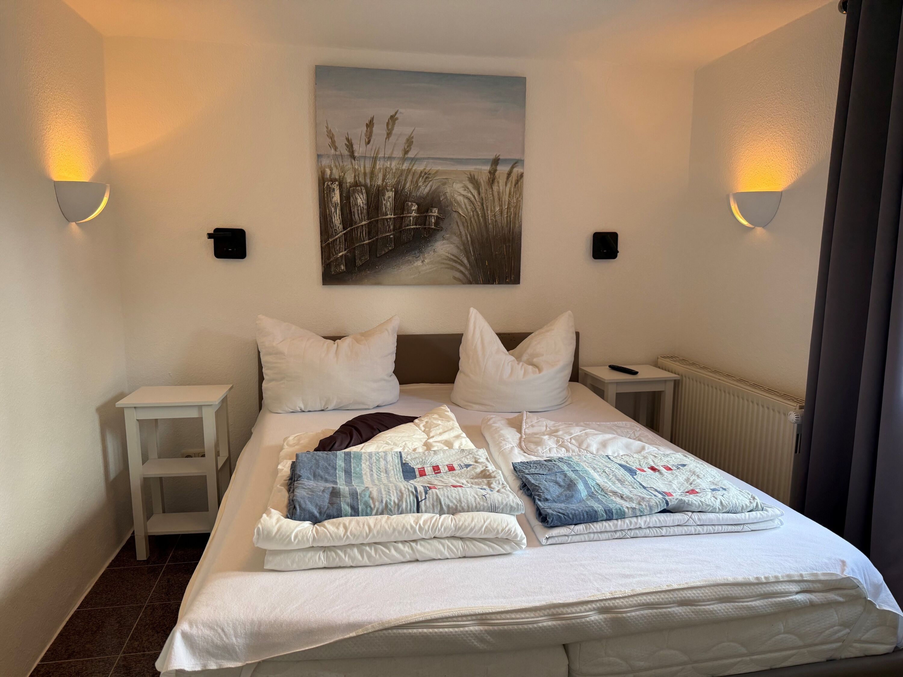 Schlafzimmer 1