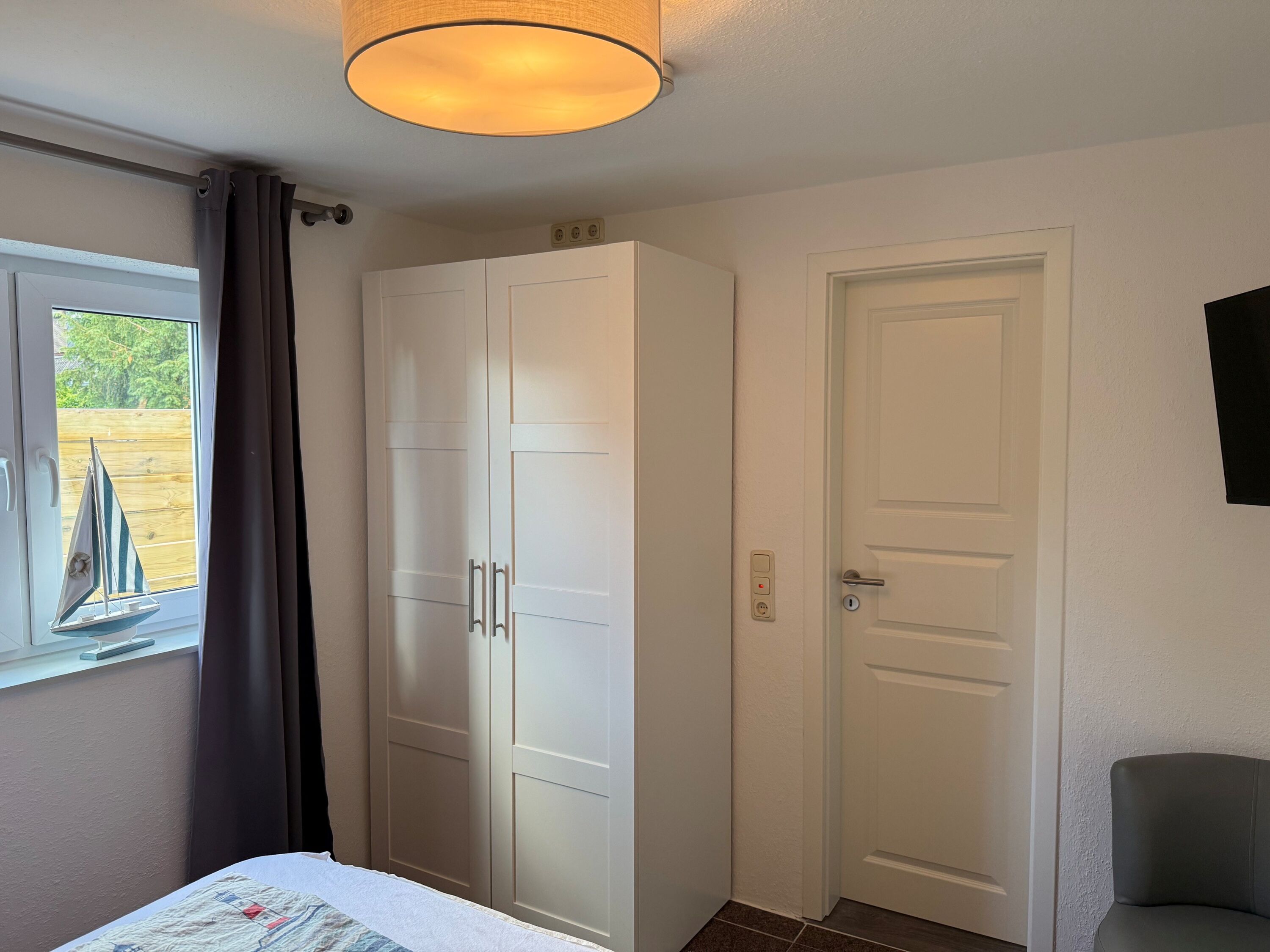 Schlafzimmer 1 mit TV