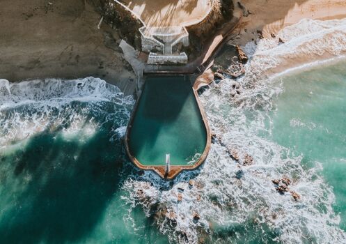 Meerwasser-Schwimmbad in der Nähe