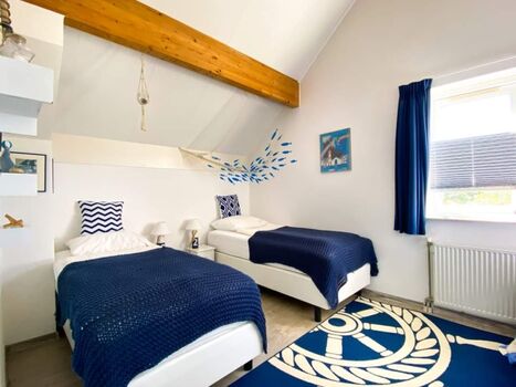 Oberes Schlafzimmer 2 Einzelbetten