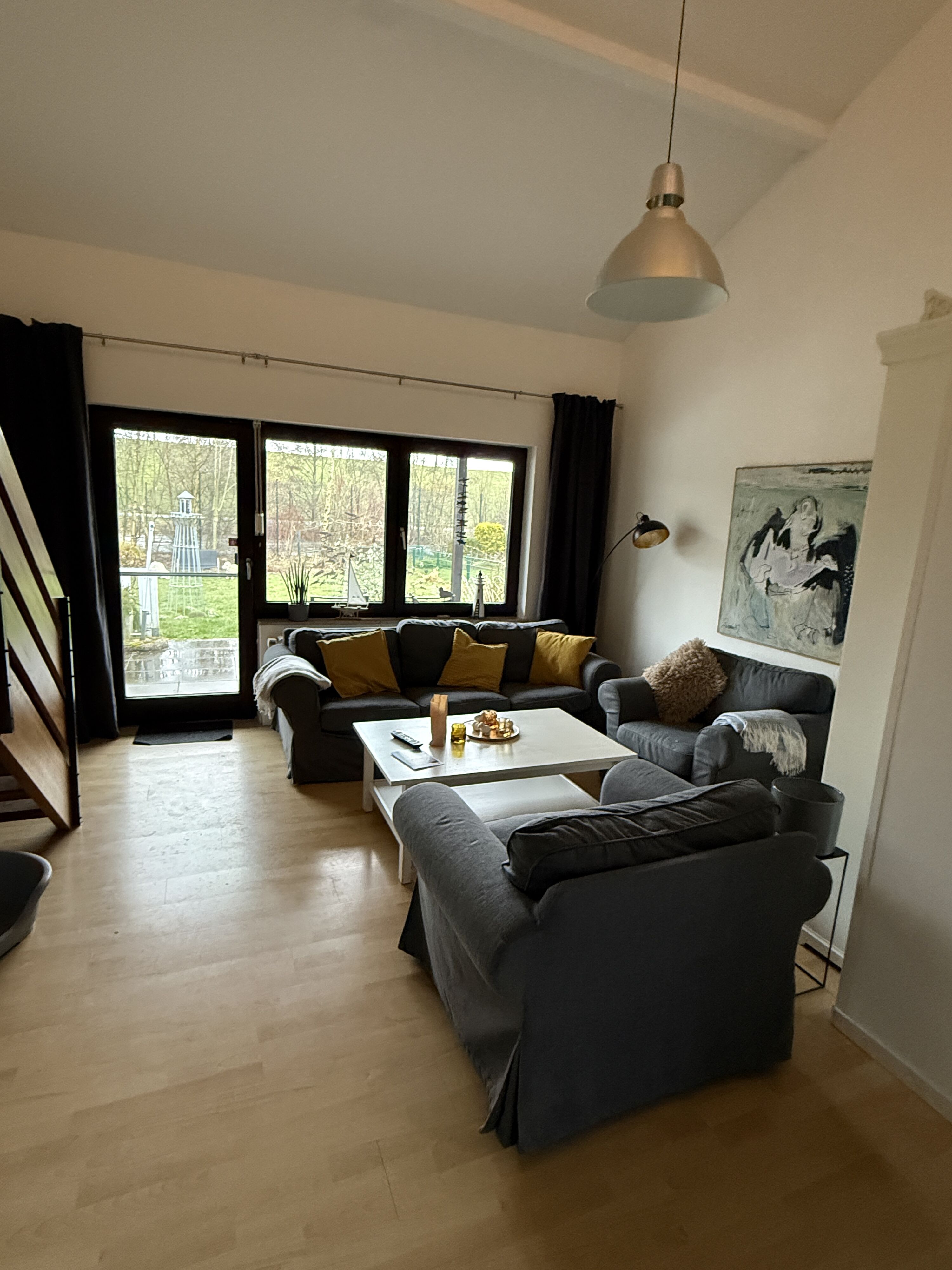 Wohnzimmer mit Blick in den Garten