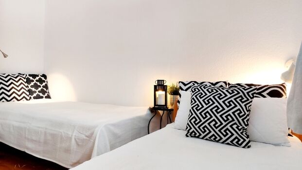 mit zwei Einzelbetten