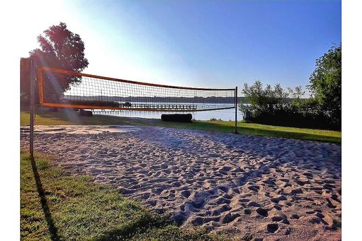 Beach-Volleyball am Badestrand