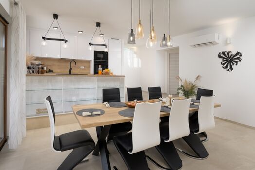 Küche mit Essbereich 