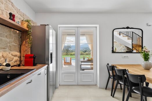 Küche mit Essbereich