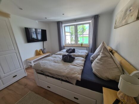 TV in allen Zimmern außer Bad