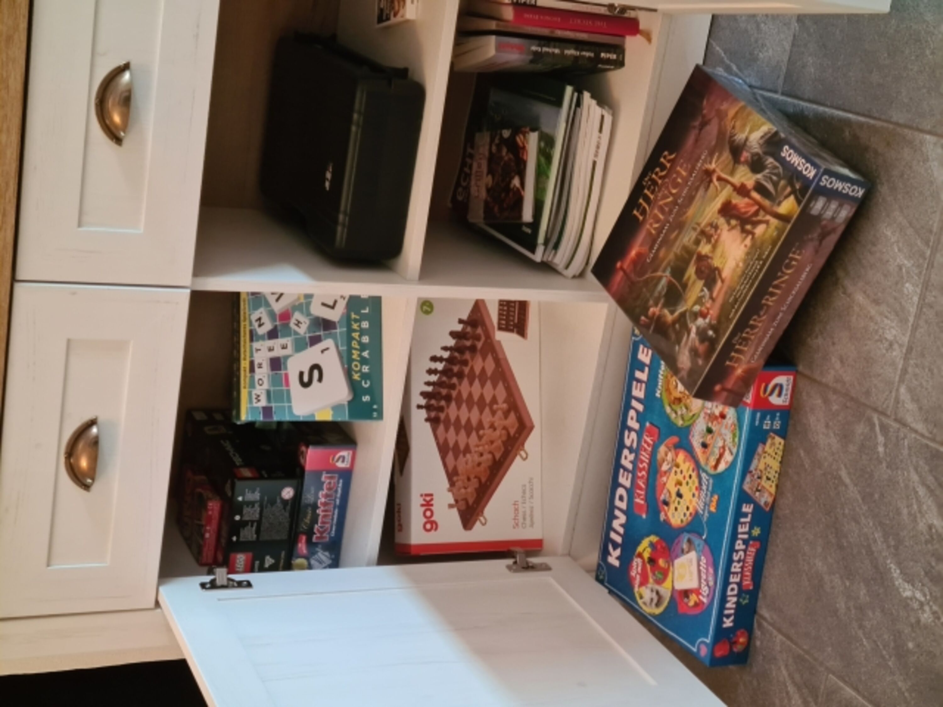 Spielesammlung für groß und klein im EG