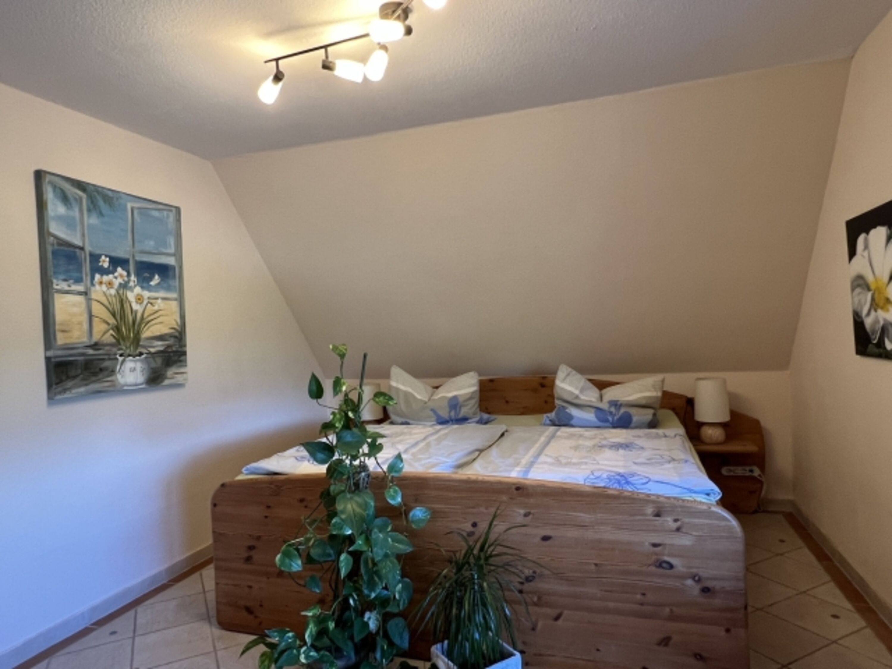 Schlafzimmer 1