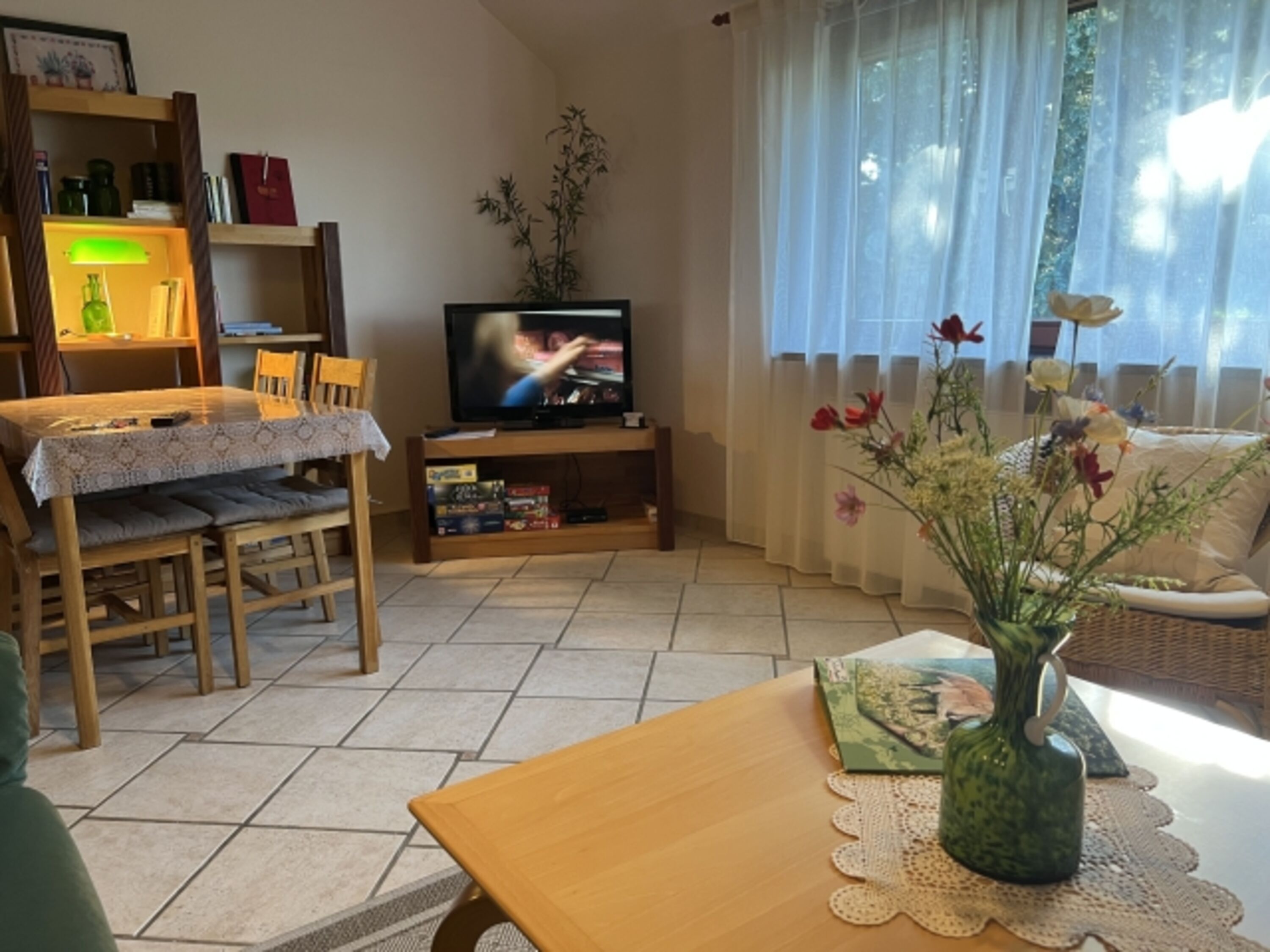 Wohnzimmer mit Eßtisch