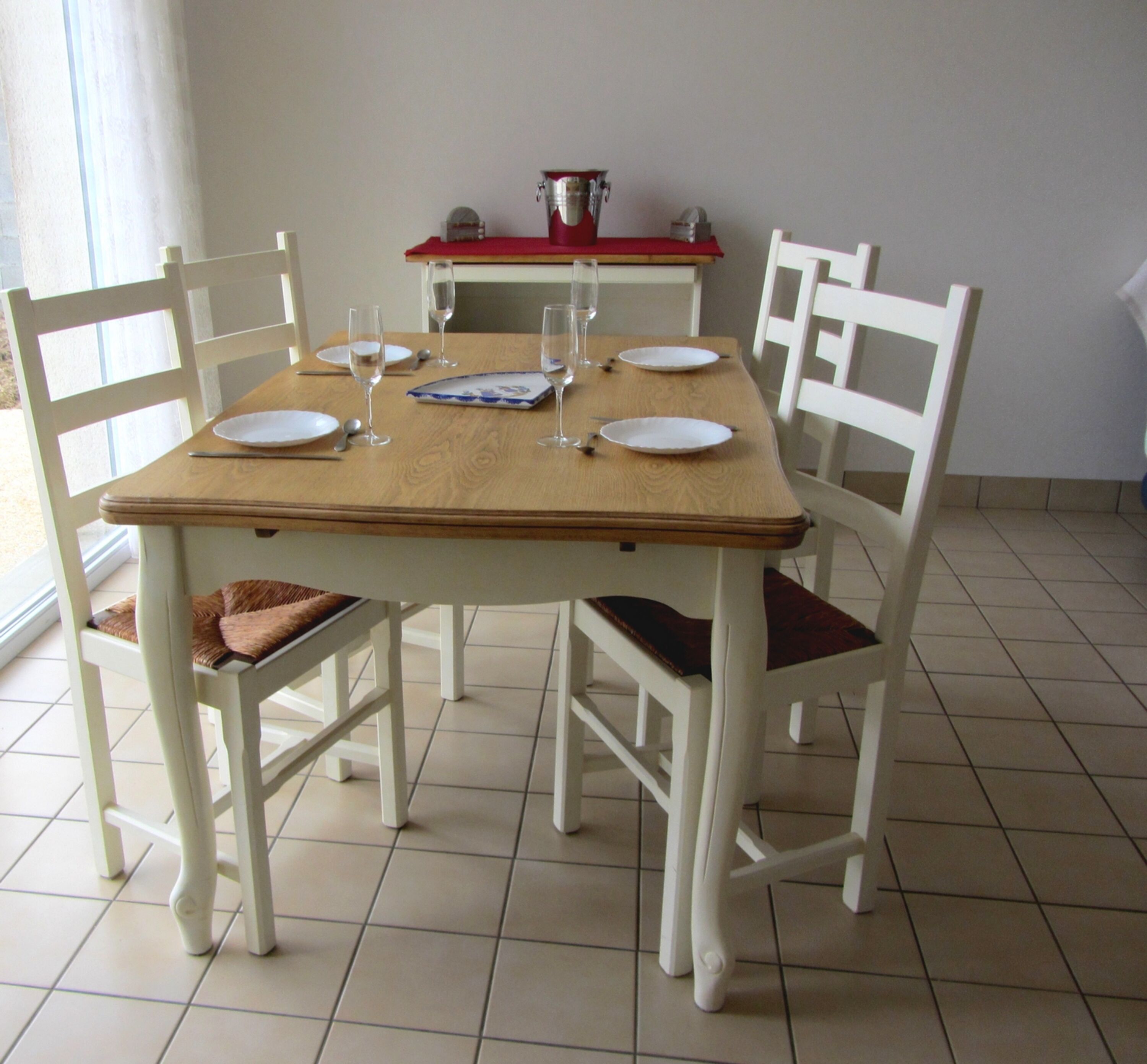 Wohnzimmer mit direktem Zugang zur Sonnigen Terrasse