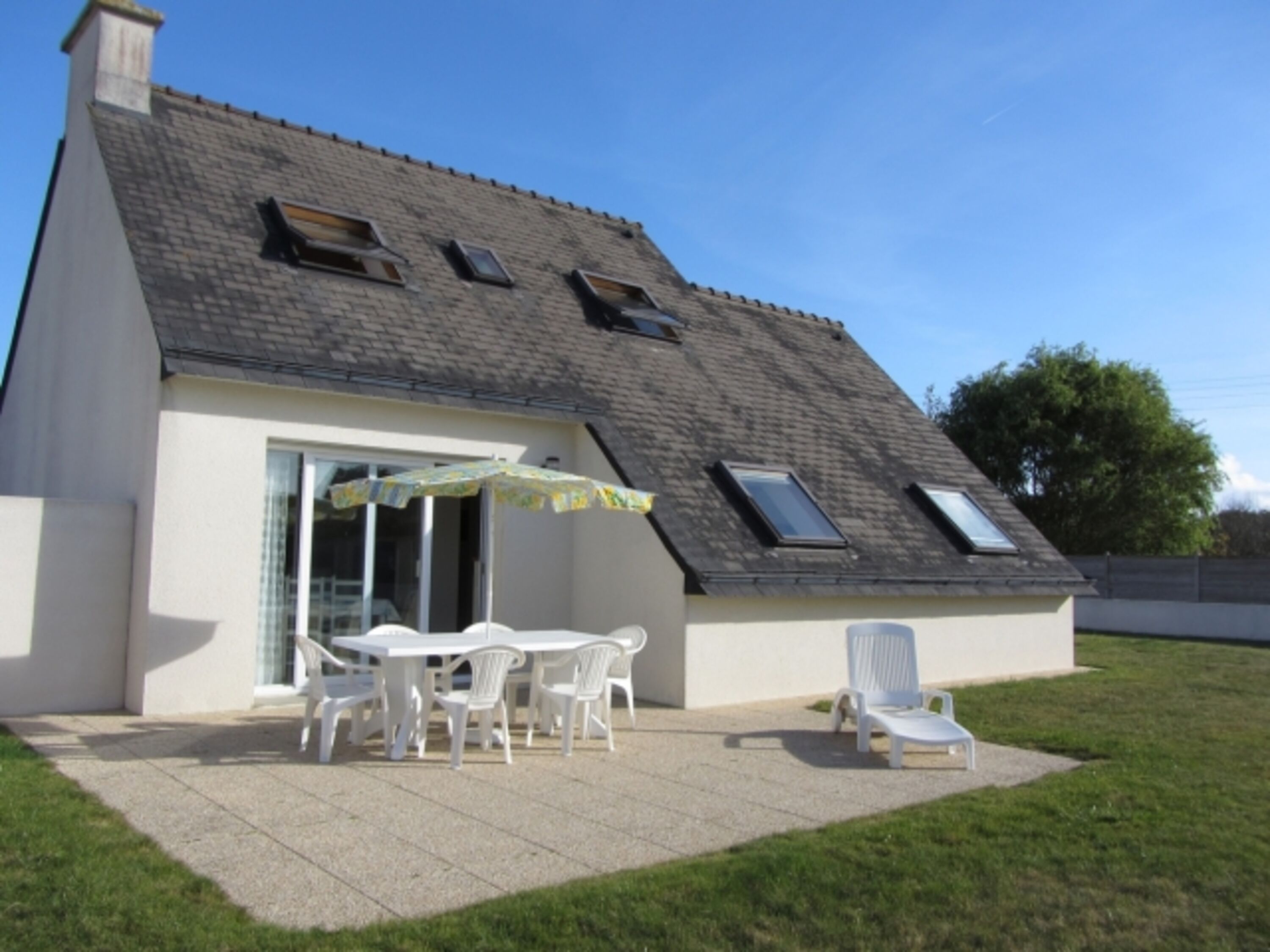 Sonnen Ferienhaus mit Terrasse und Garten