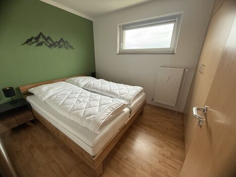 Schlafzimmer mit Fenster