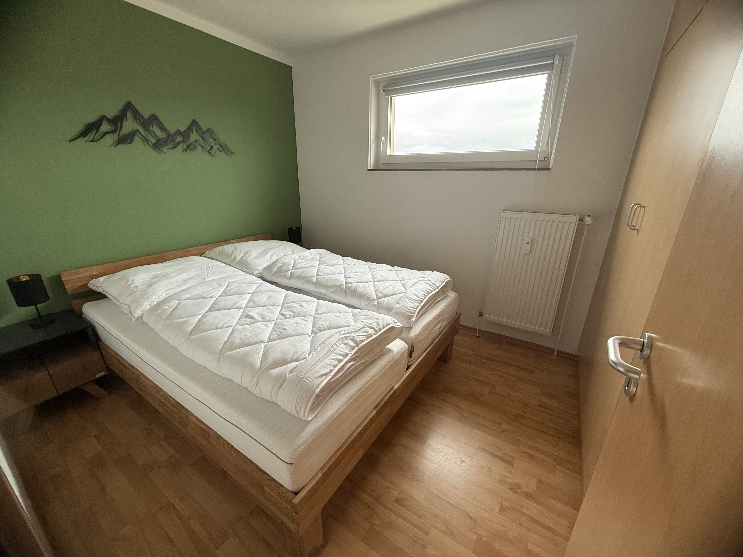 Schlafzimmer mit Fenster
