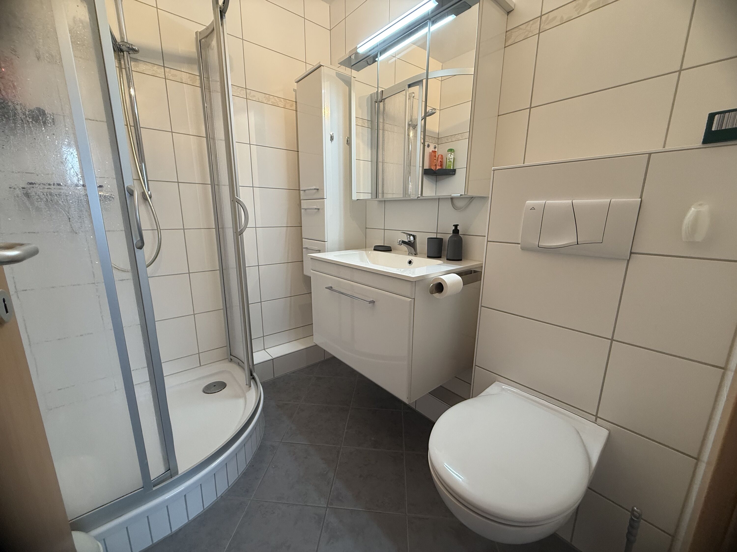 modernes Duschbad