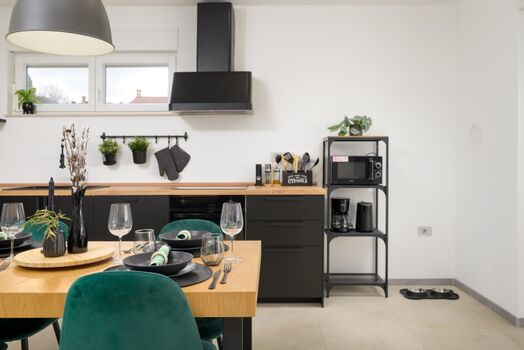 Küche mit Essbereich